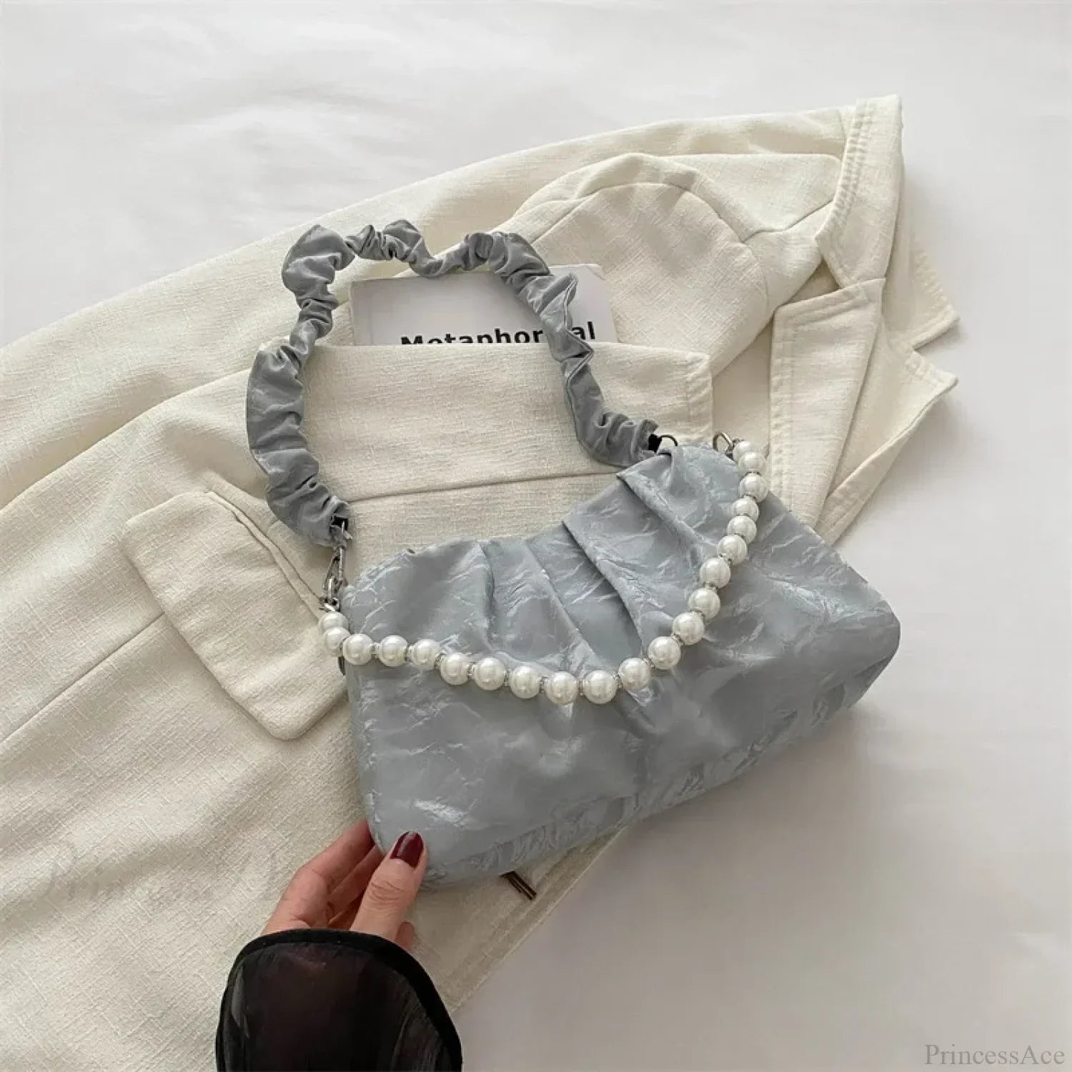 Francia gyöngyös, láncos, rakott válltáska